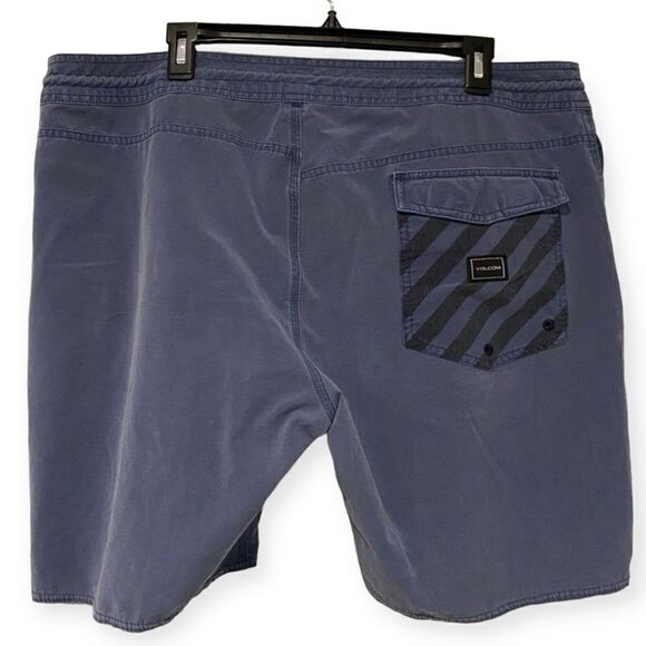 Volcom Slingers Board Shorts Size 38 - Picture 2 of 6